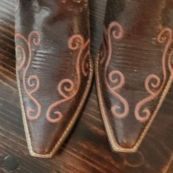Ariat Brown Textured Boots - Picture 3 of 8